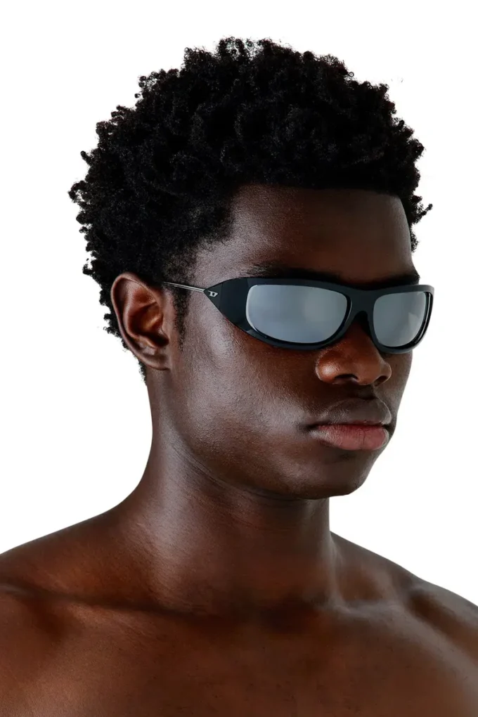 0dl3001 taille 61 Lunettes de soleil style enveloppant