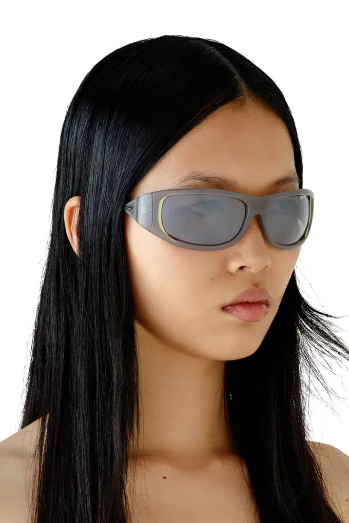 0dl3001 taille 61 Lunettes de soleil style enveloppant