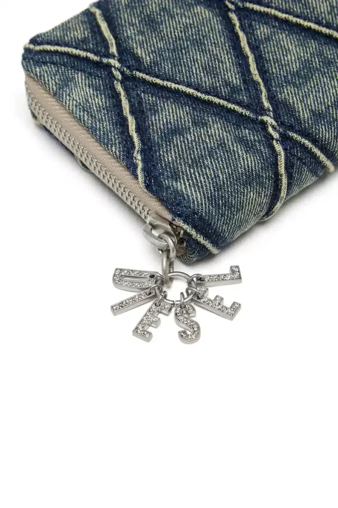 Charm-D continental zip l Portefeuille zippé en denim matelassé à motif argyle