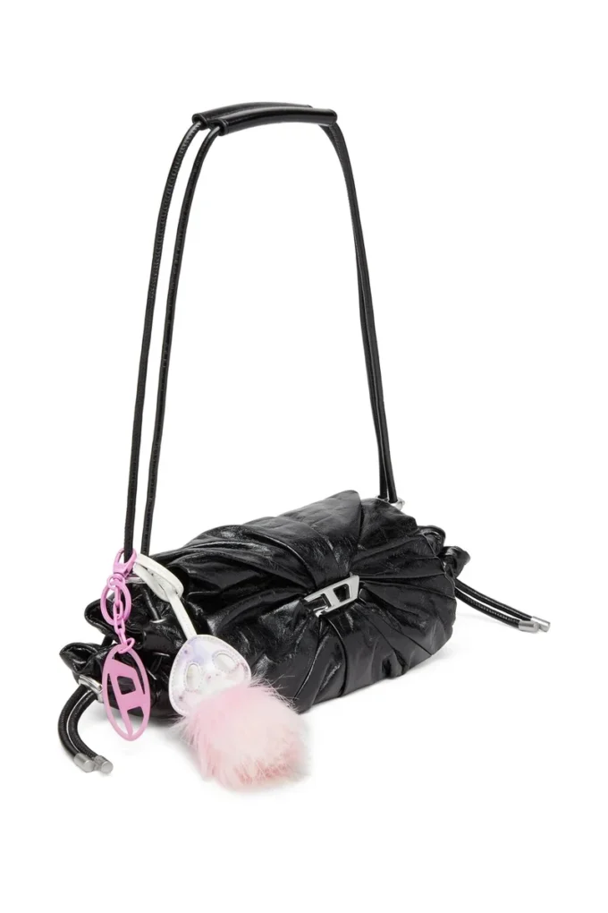 Charm ovale D Charm ovale D/porte-clés en métal et résine