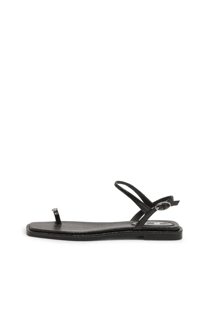 d-amber infra 0 D-AMBER – Sandales en cuir avec logo métallique