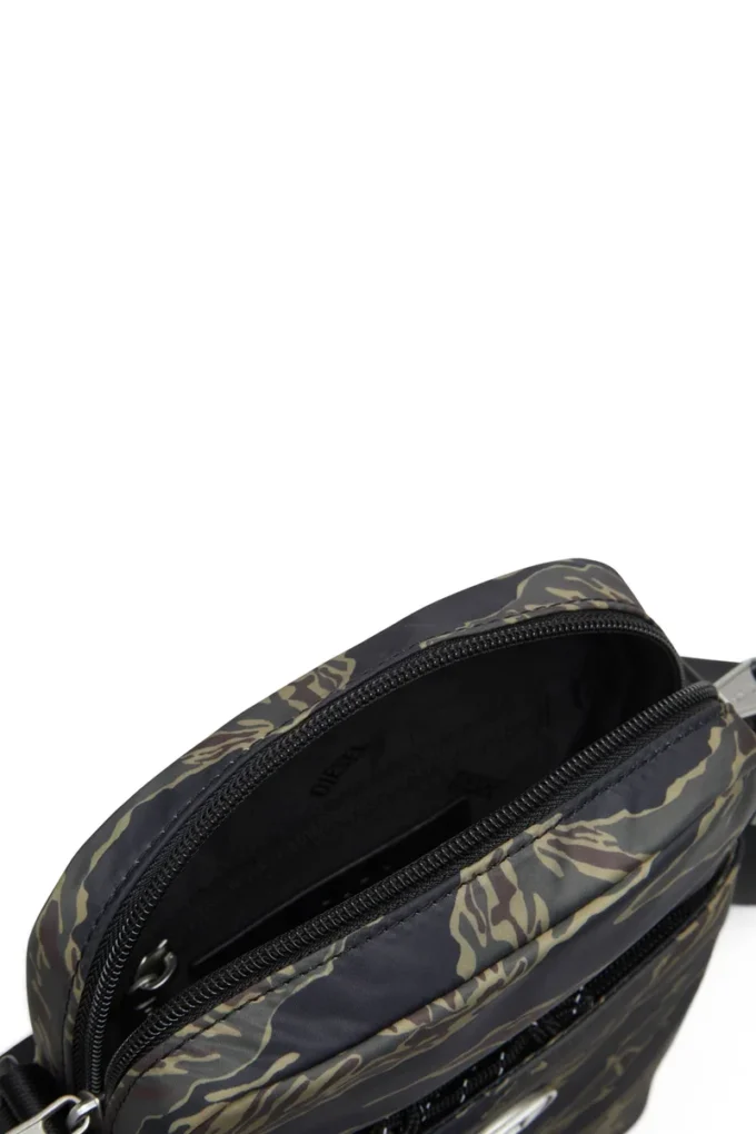 d-pack crossbody x Trouver le magasin le plus proche