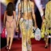 de-detop-fse Top court en denim dévoré à fleurs