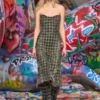 de-olivia-fsh Robe midi en denim à motif pied-de-poule