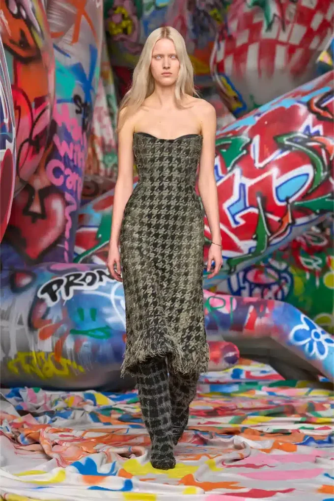 de-olivia-fsh Robe midi en denim à motif pied-de-poule