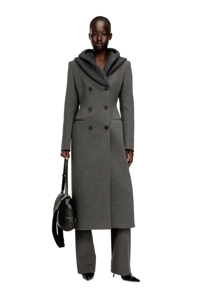 g-olden-long Manteau long coupe sablier avec capuche à col roulé en maille