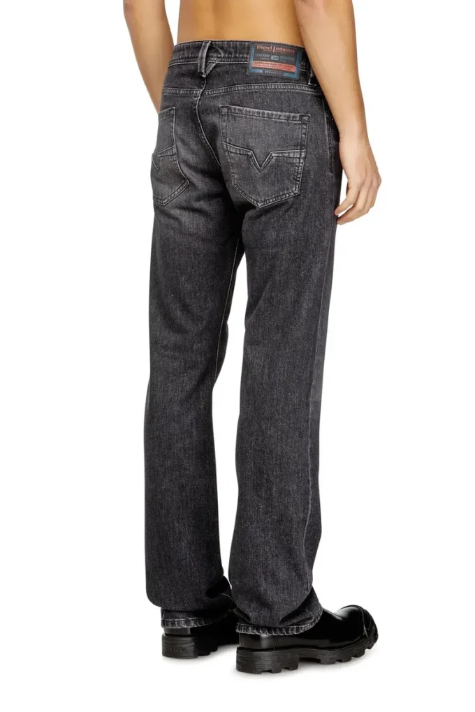 jean regular 1985 Larkee 09n49 Trouver le magasin le plus proche
