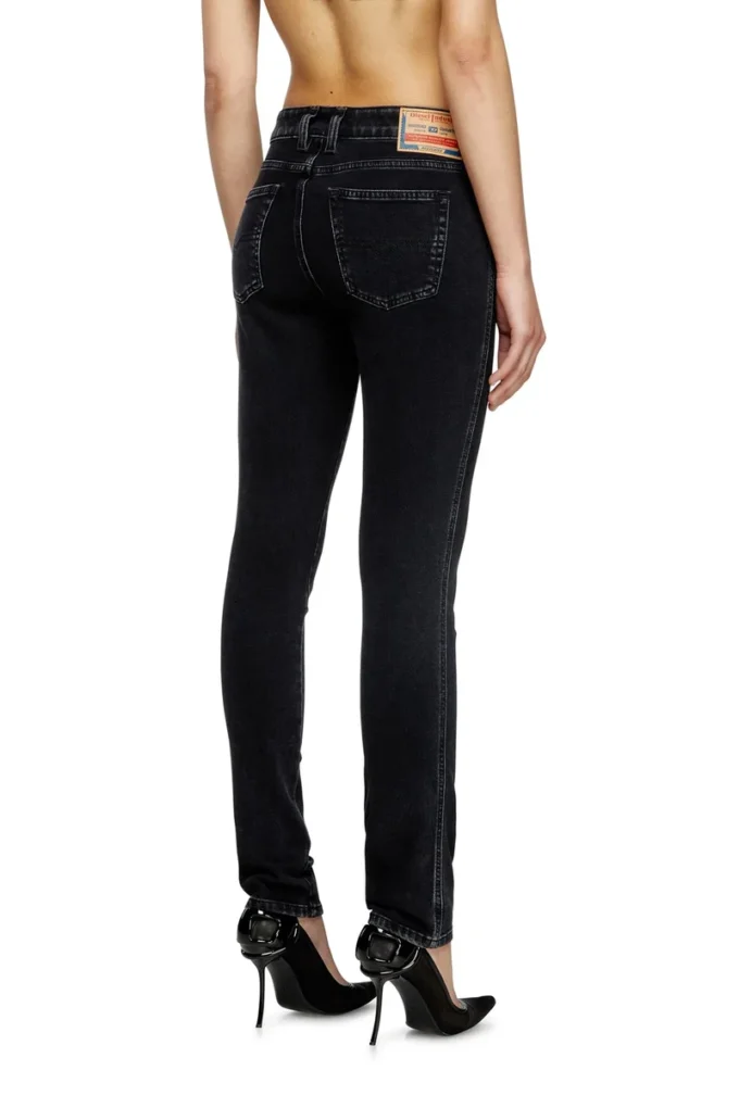 jean slim 1992 d-jiann 09m69 Trouver le magasin le plus proche