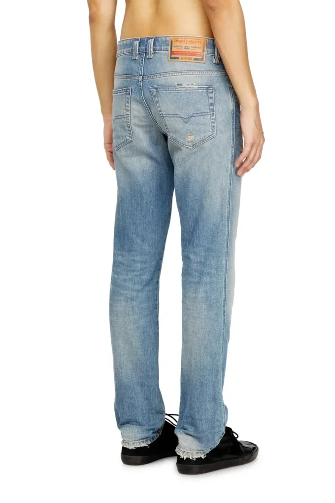 Jean slim 1993 d-vyl 09n34 Trouver le magasin le plus proche