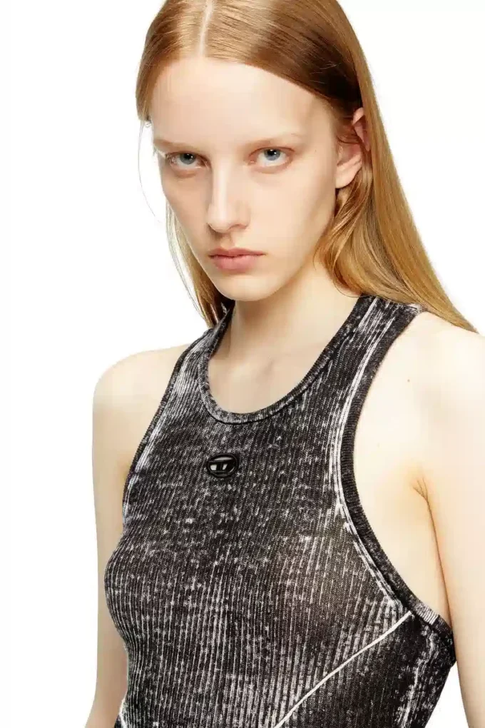 m-rab Robe en lin tricoté avec logo découpé