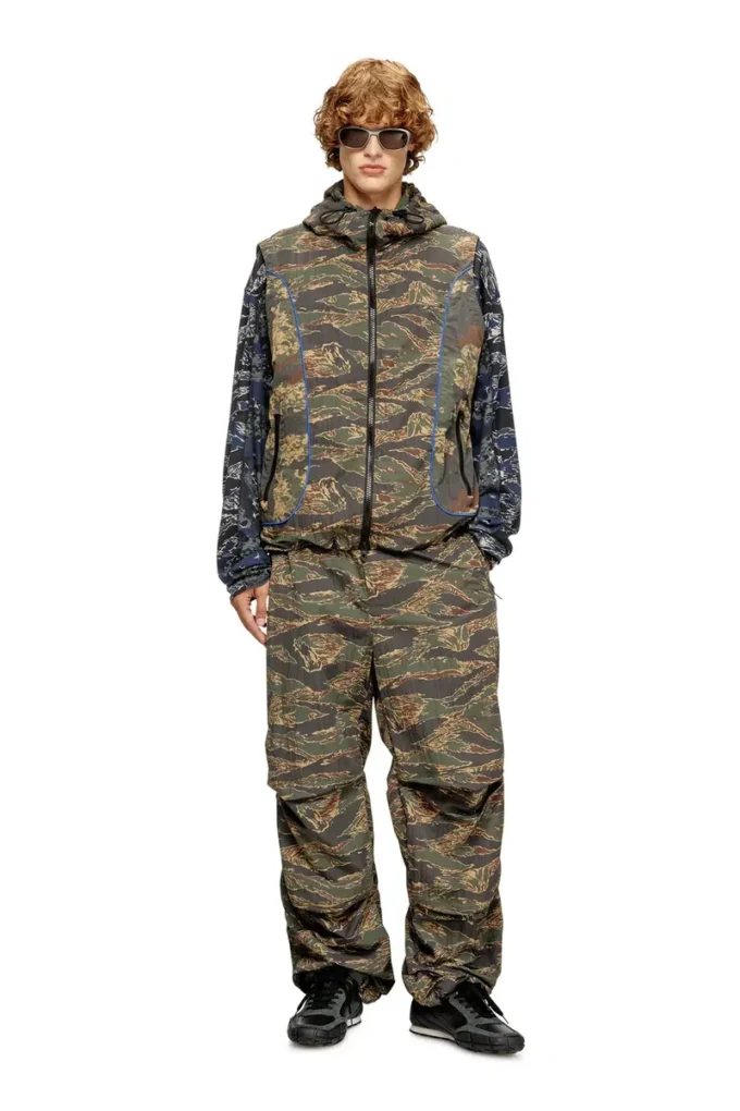 p-anic Pantalon cargo en nylon imprimé camouflage