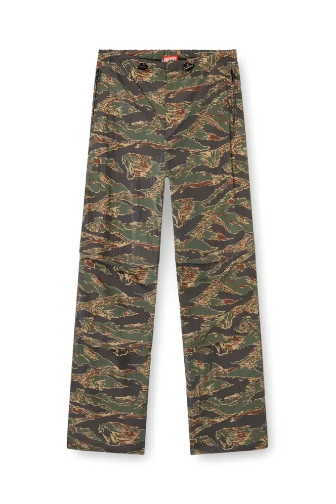 p-anic Pantalon cargo en nylon imprimé camouflage