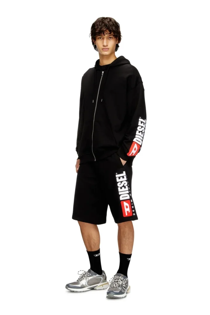 p-crow-div Short en molleton avec patch maxi logo