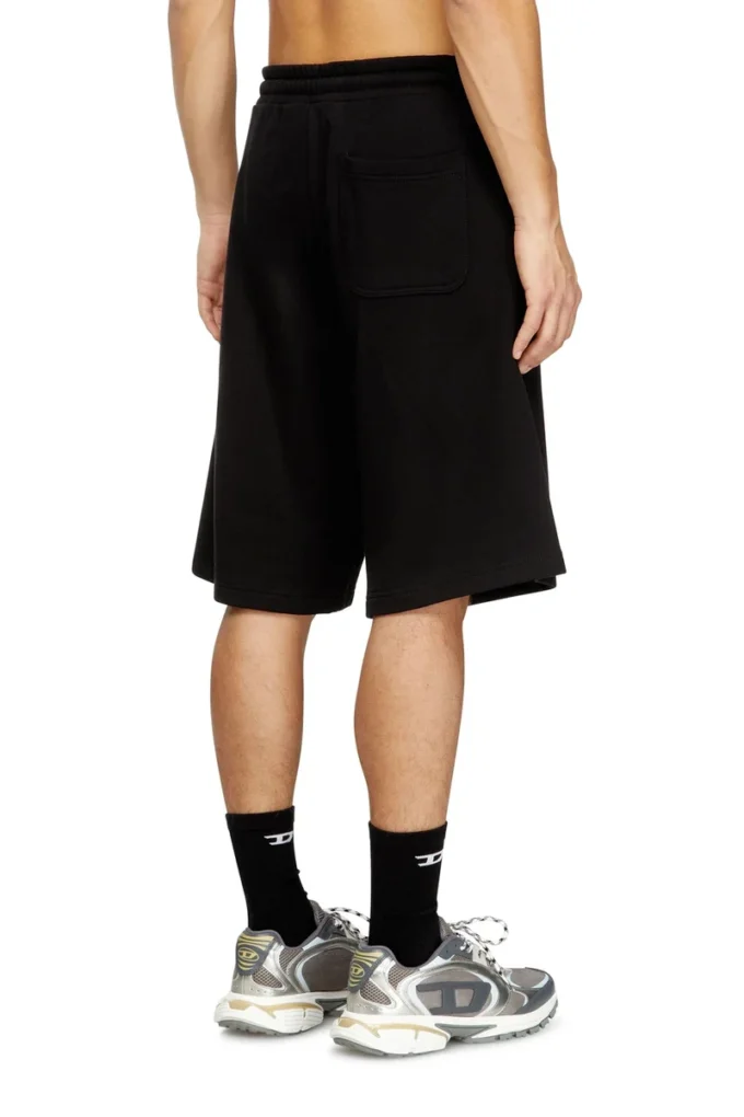 p-crow-div Short en molleton avec patch maxi logo
