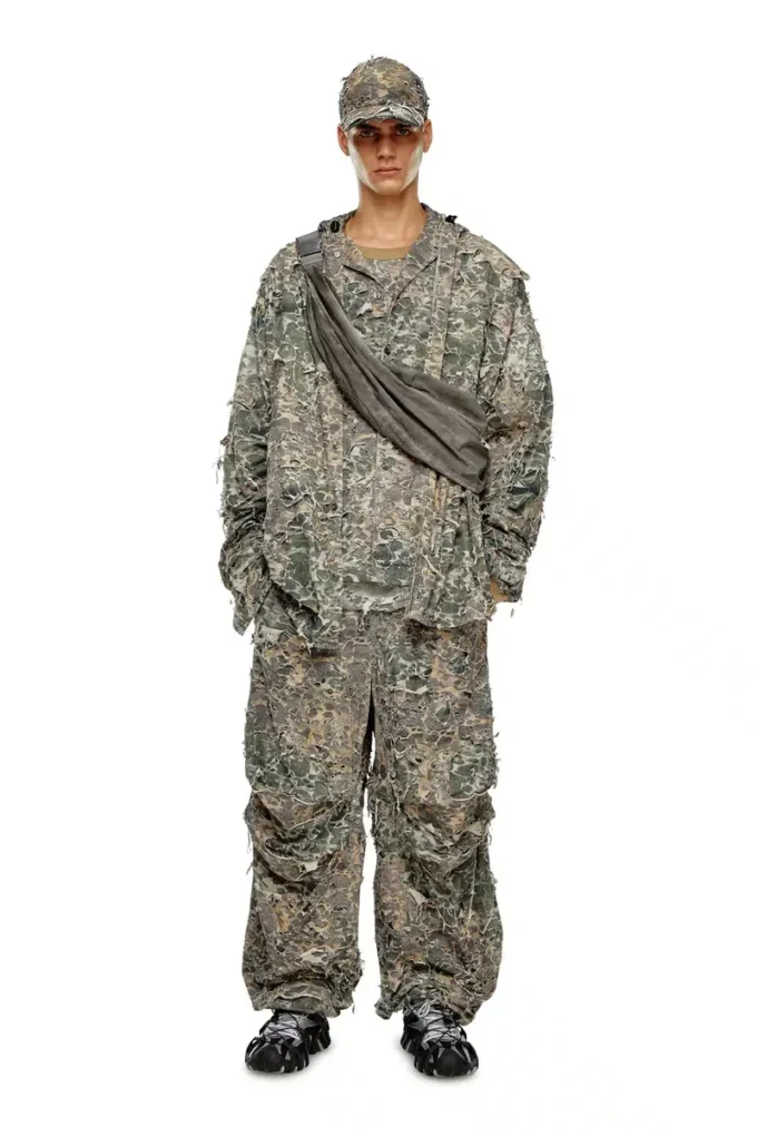 p-hokney Pantalon camouflage à effet délavé