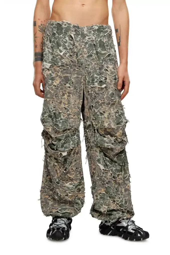 p-hokney Pantalon camouflage à effet délavé