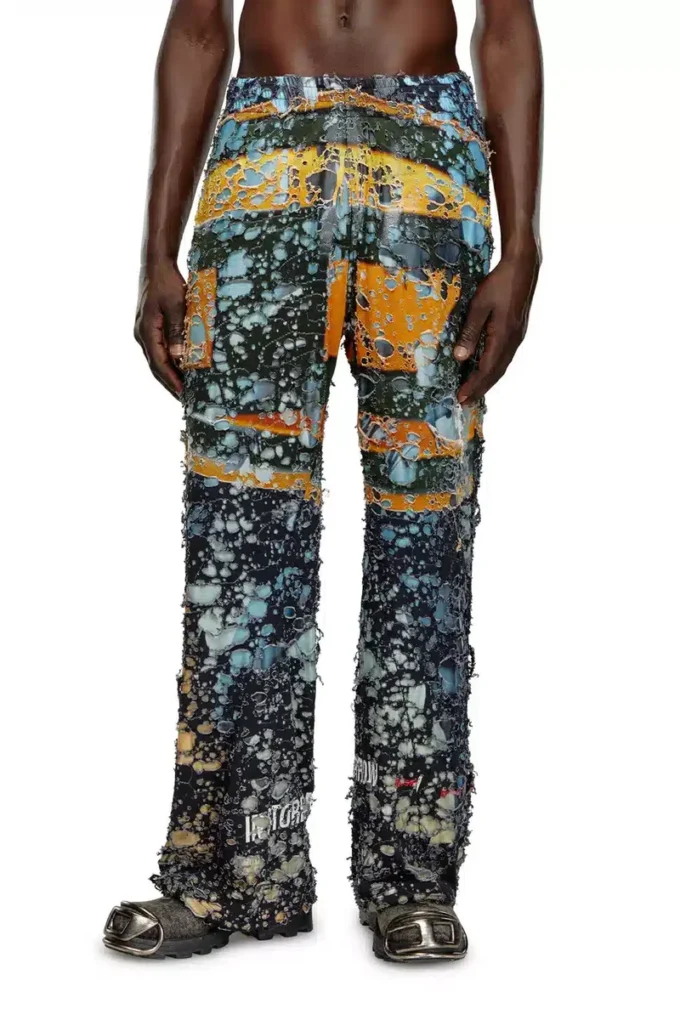 p-leopes-peel Pantalon déchiré avec imprimés cinéma