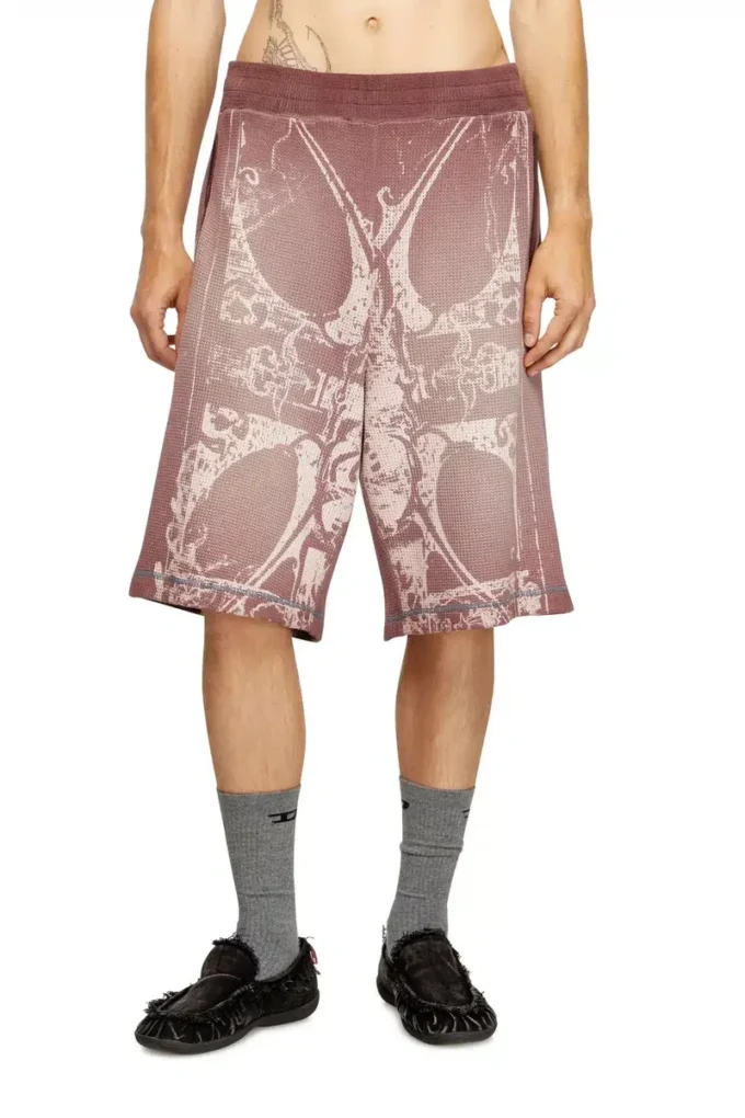 p-warky-short Short gaufré avec imprimé médiéval