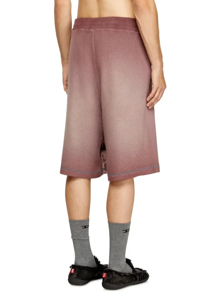 p-warky-short Short gaufré avec imprimé médiéval