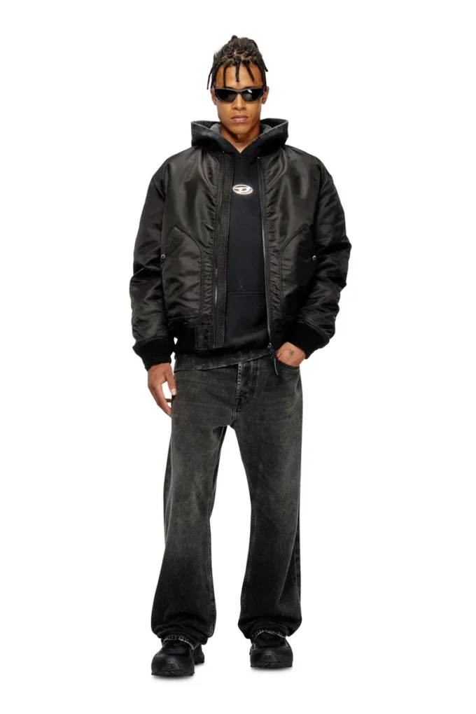 s-boxt-hood-t10 Sweat à capuche avec découpe métallique Oval D