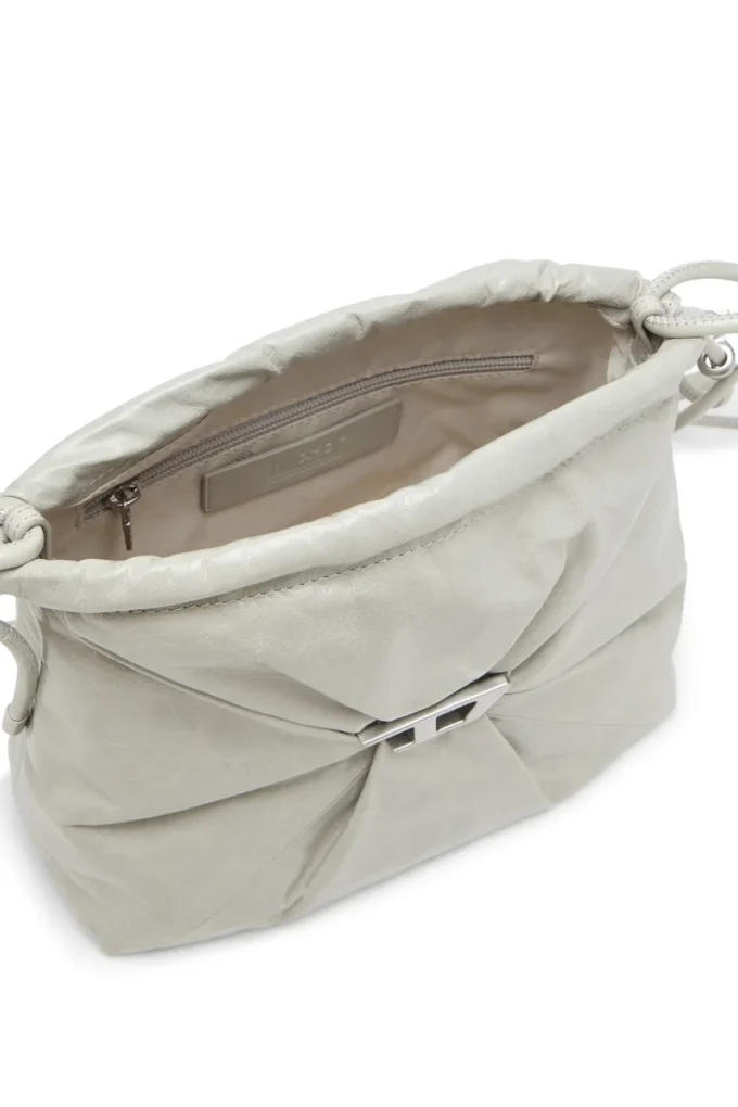 Sac Scrunch-D-Bucket Sac Scrunch-D-Bucket en cuir brillant froissé