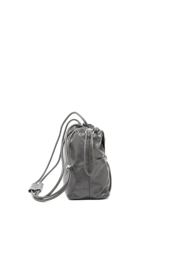 Sac Scrunch-D-Bucket Sac Scrunch-D-Bucket en cuir brillant froissé