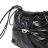 Sac Scrunch-D-Bucket Sac Scrunch-D-Bucket en cuir brillant froissé