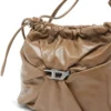 Sac Scrunch-D-Bucket Sac Scrunch-D-Bucket en cuir brillant froissé