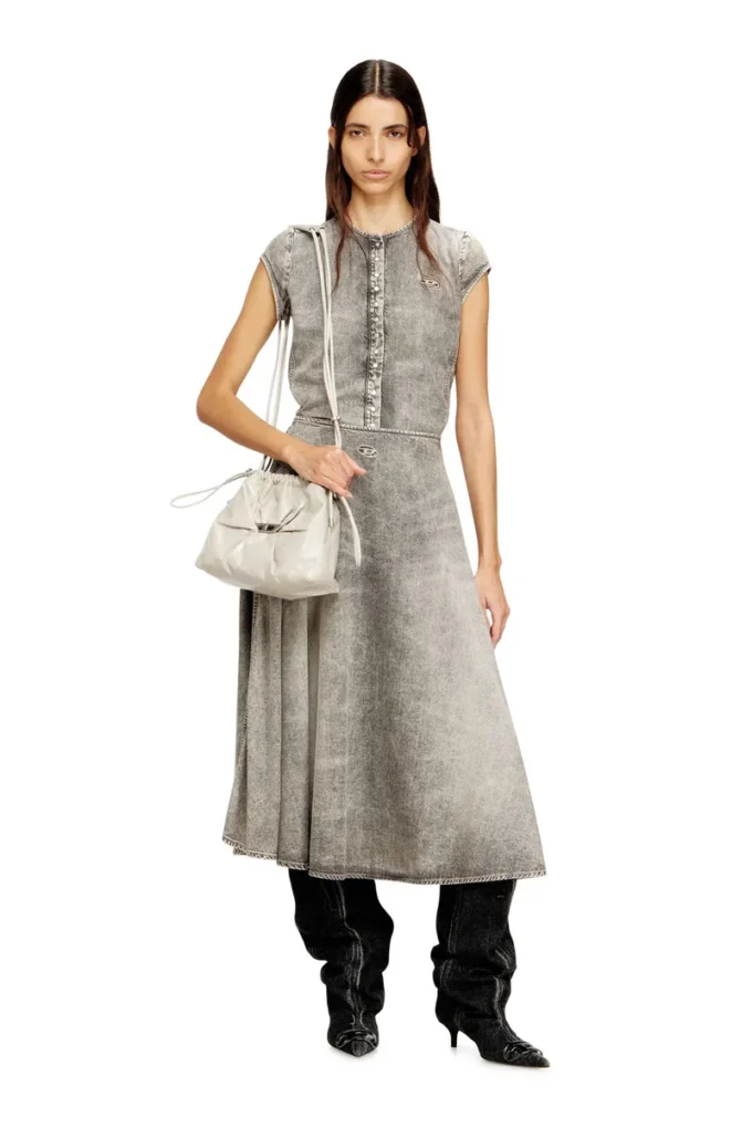 Sac Scrunch-D-Bucket Sac Scrunch-D-Bucket en cuir brillant froissé