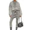 Sac Scrunch-D-Bucket Sac Scrunch-D-Bucket en cuir brillant froissé
