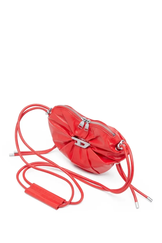 scrunch-d heart Sac à bandoulière Scrunch-D-Heart en cuir froissé