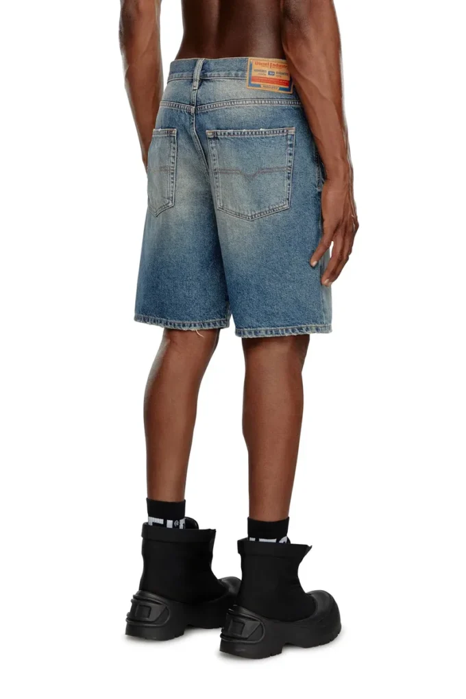 Short en denim court classique