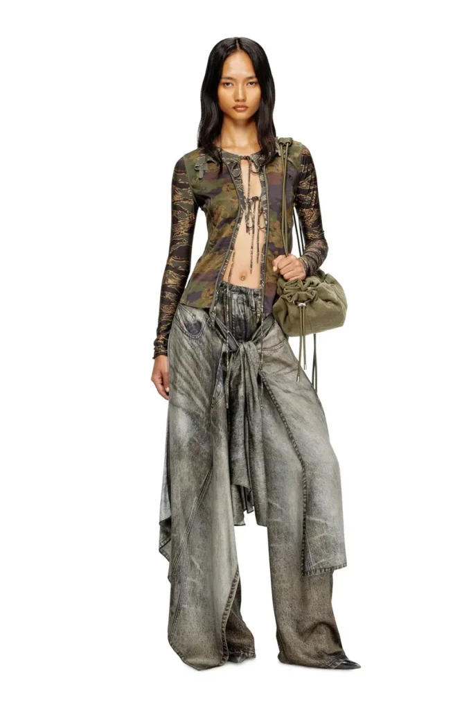 t-afry Cardigan à nouer avec imprimés camouflage mélangés