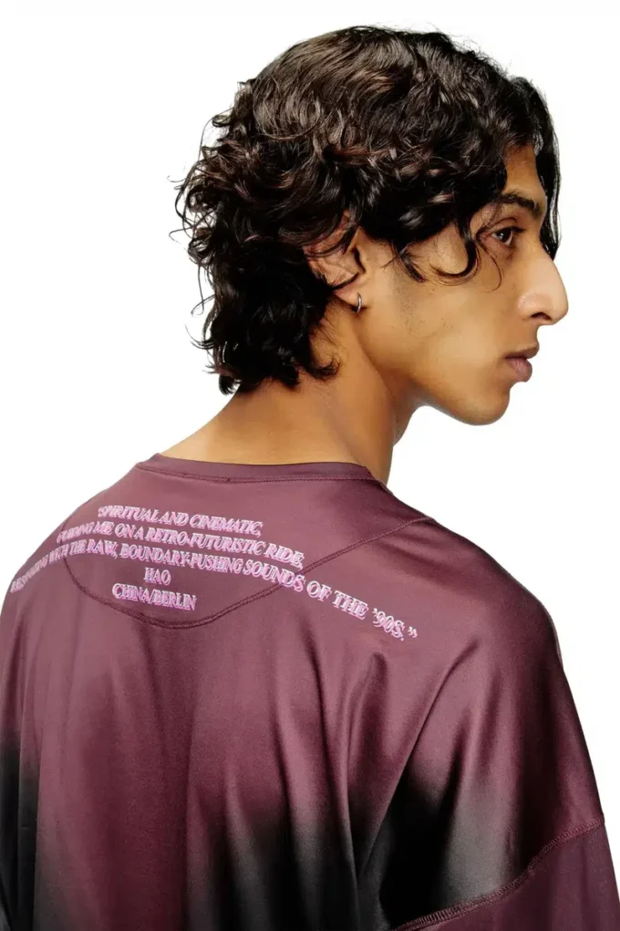 t-olavi-aa T-shirt à manches longues en jersey technique avec imprimé paroles de chanson