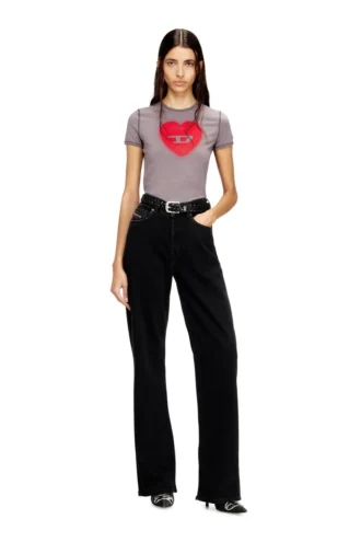 t-uncuties-long-s5 T-shirt slim avec imprimé cœur et clous