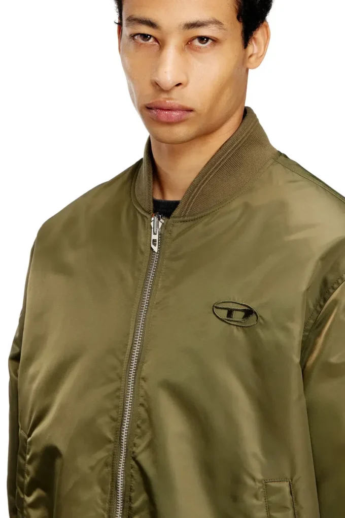 w-type-d1 Blouson bomber rembourré avec broderie Oval D