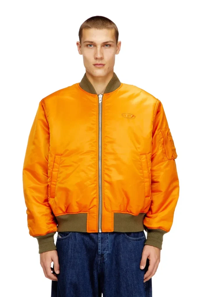 w-type-d1 Blouson bomber rembourré avec broderie Oval D